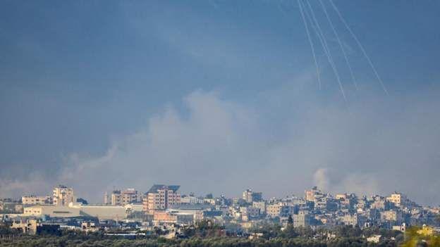 حرب غزة: انقطاع شبه تام للاتصالات في غزة مع نفاد الوقود
