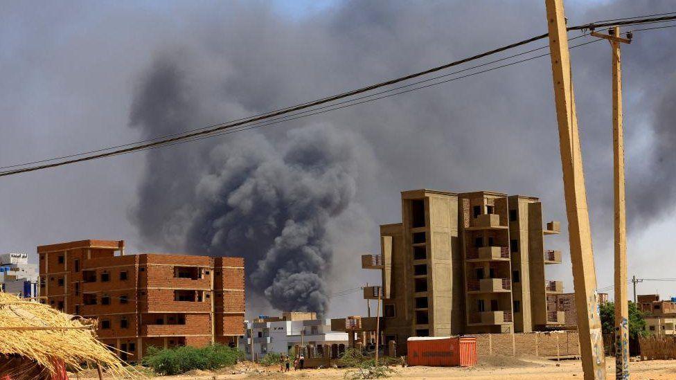 Reuters | بدأ القتال في الخرطوم في أبريل/نيسان