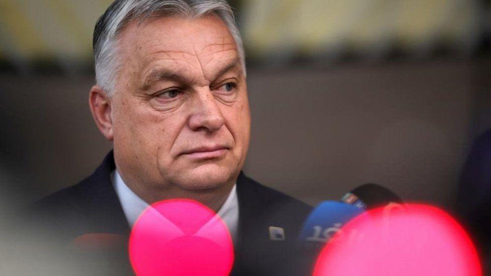 EPA | يتهم رئيس الوزراء المجري فيكتور أوربان بروكسل بالتلويح المبالغ به بالقوة