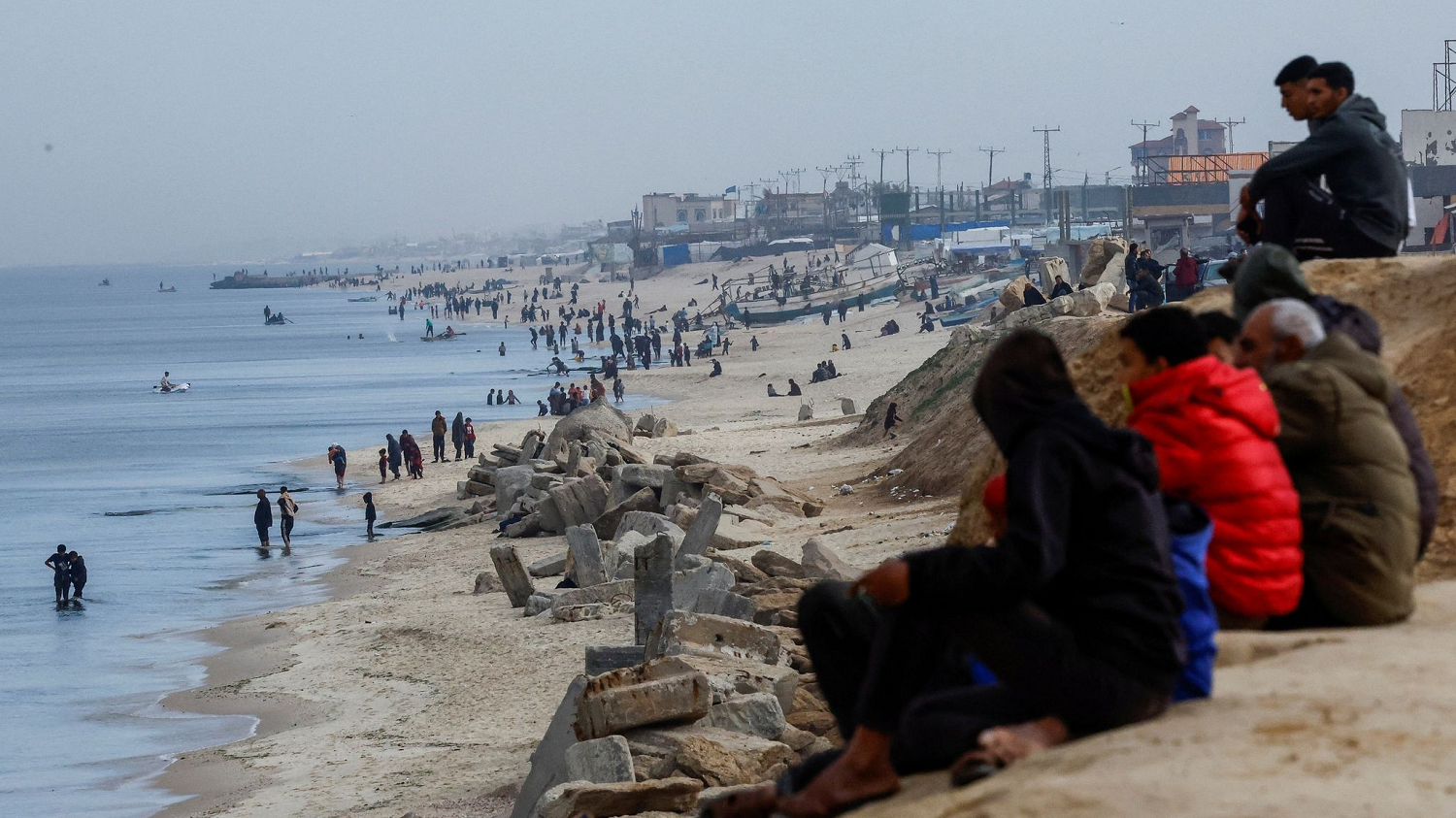 ما الذي نعرفه عن الممر البحري قبالة غزة؟