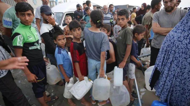 أطفال يواجهون قسوة الحرب في غزة