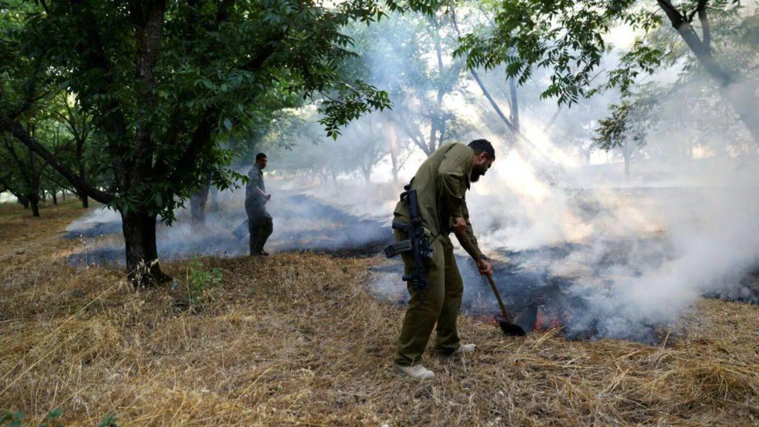 تتعامل إسرائيل في الأسابيع الأخيرة مع الحرائق في الشمال التي أثارتها صواريخ حزب الله
