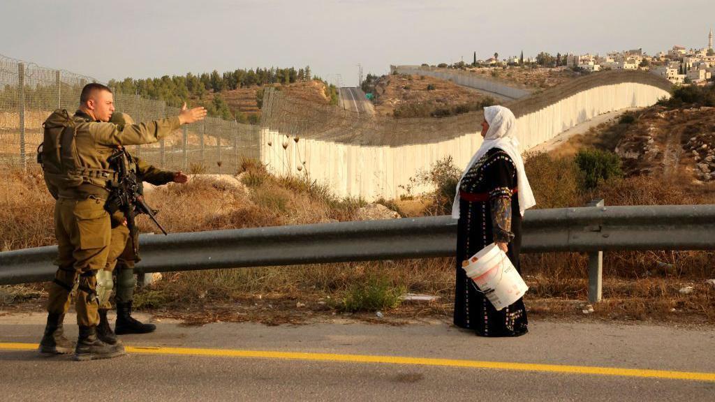 جولة الصحافة: اقتسموا الأرض وانفصلوا عن الفلسطينيين!