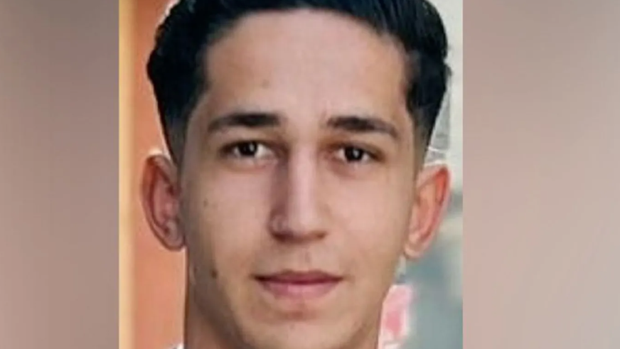 عبد الله، 19 ربيعاً، قُتل برصاص الجيش الإسرائيلي قُرب مركز لتوزيع المساعدات في غزة الشهر الماضي - BBC