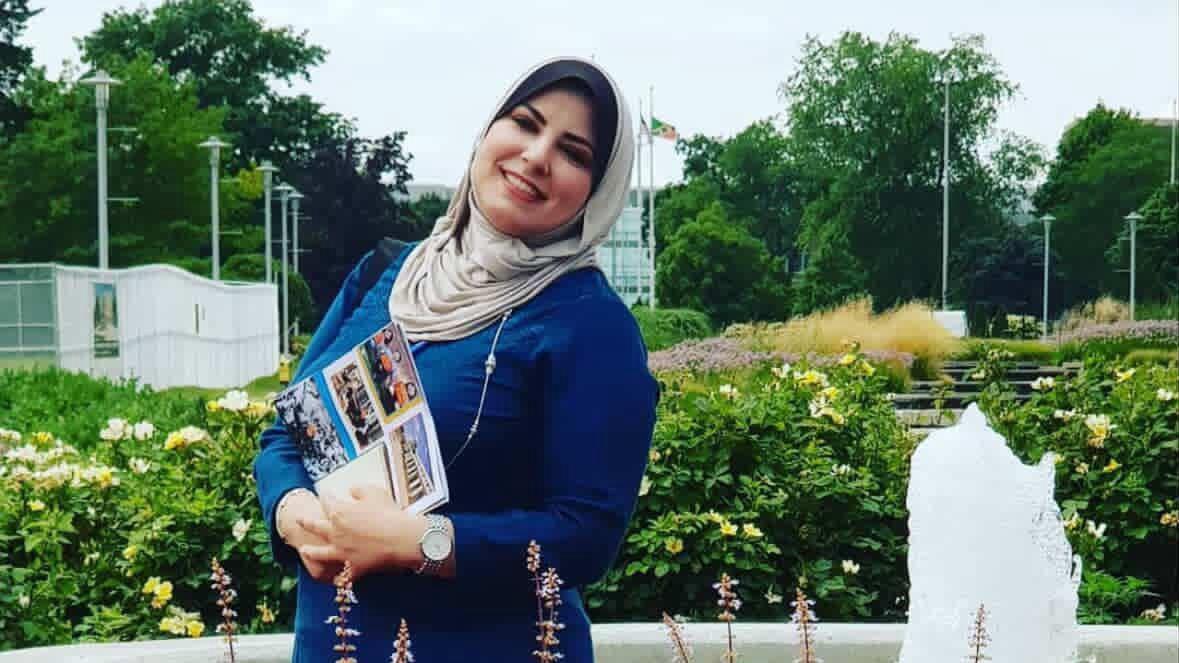 ابتسامة المعلمة غادة رباح التي انطفأت تحت ركام منزلها في غزة.. قصتها المأساوية أعادت للأذهان فاجعة الطفلة هند رجب.