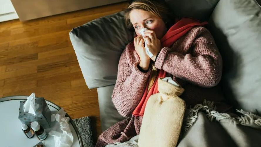 هل هي نزلة برد أم إنفلونزا أم كوفيد؟ - Getty Images