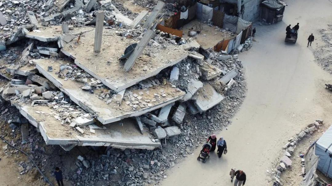 مشهد جوي للدمار في غزة - Reuters