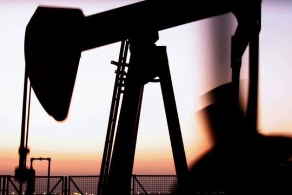 أسعار النفط تواصل ارتفاعها بعد موافقة أوبك على خفض الإنتاج