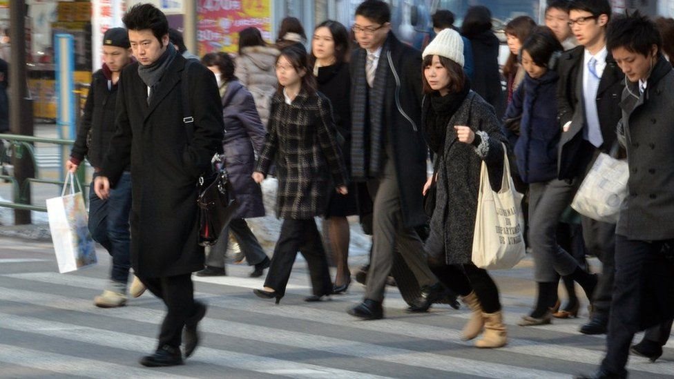 الحكومة بدأت تتخذ إجراءات للتصدي لمشكلة ساعات لعمل الطويلة في اليابان
