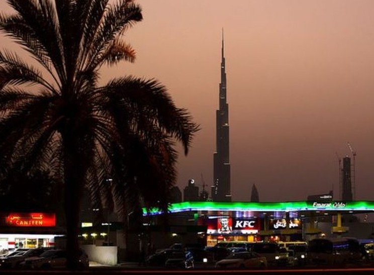 السعودية والإمارات تطبقان رسميا ضريبة القيمة المضافة