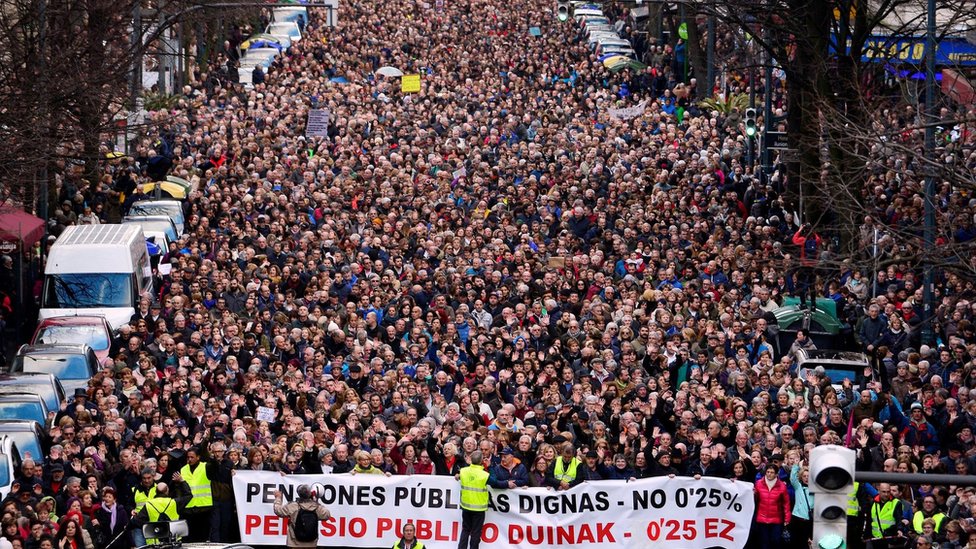 مسيرات حاشدة في أسبانيا للمطالبة بمعاشات تقاعد أفضل