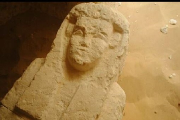 اكتشاف ثلاث مقابر أثرية جديدة في مصر