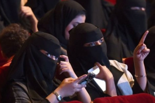 السعودية تقر أول لائحة لتنظيم دور العرض السينمائي