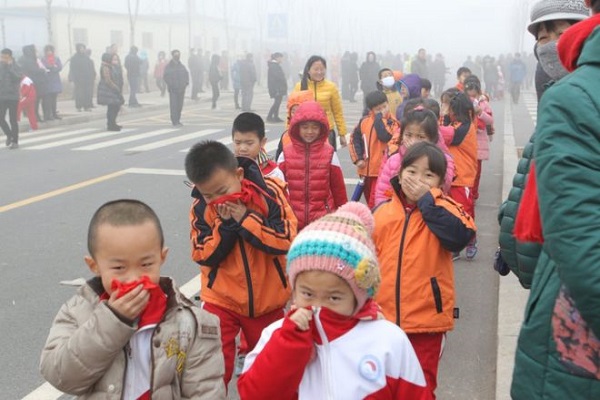 تعطيل بعض مدارس الصين بسبب الضباب الدخاني