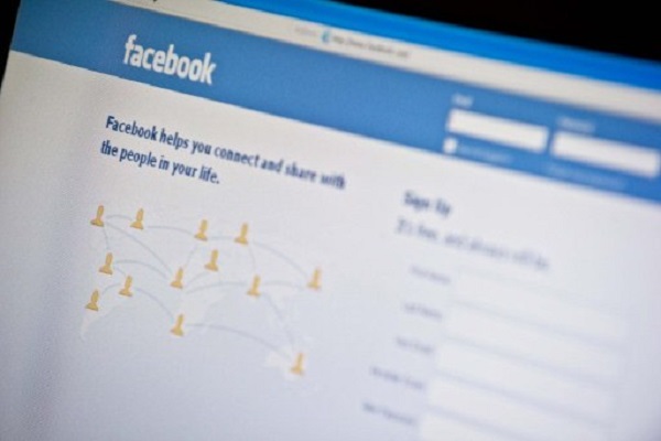 فيسبوك يطلق تطبيقا جديدا لطلاب المدارس المراهقين