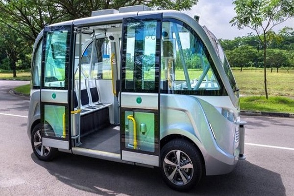 سنغافورة توفر خدمة حافلات ذاتية القيادة 