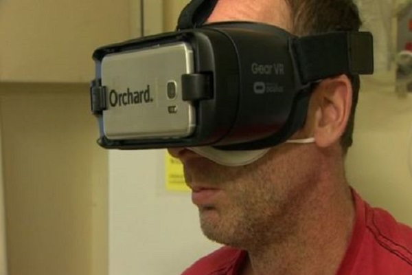 استخدام الواقع الافتراضي أثناء علاج التليف الكيسي