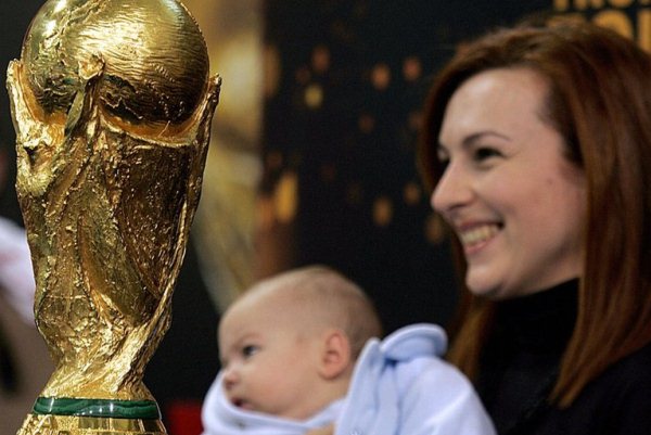 كأس العالم 2018: هل تسهم البطولة في زيادة تعداد سكان روسيا؟