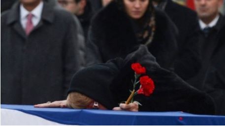نقل جثمان السفير الروسي الذي اغتيل في تركيا إلى بلاده