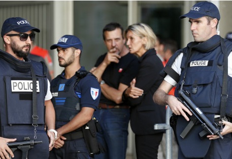 هجوم نيس: ساركوزي ينتقد الحكومة الفرنسية لفشلها في منع الهجمات