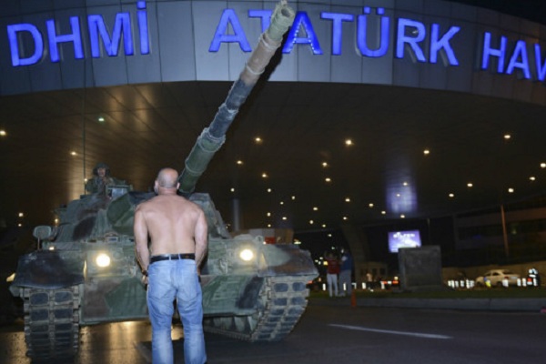 صاندي تلغراف: صعود أردوغان وكيف حيد الجيش