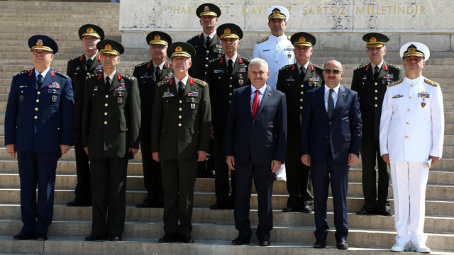 تركيا: ترقية 99 عقيدا الى رتبة جنرال