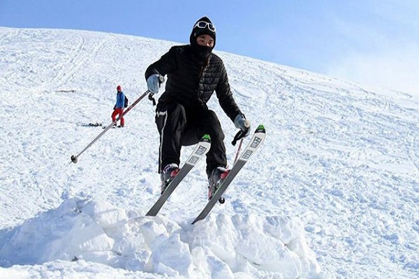 لا يربط كثير من الناس بين افغانستان ورياضة التزحلق على الجليد، ولكن باميان تشهد مسابقة سنوية بهذه اللعبة