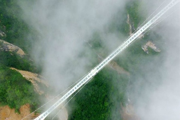 الجسر في إقليم هونان بوسط الصين