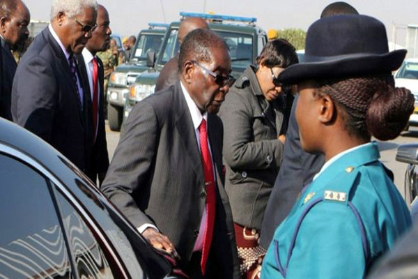رئيس زيمبابوي ساخرا: متّ وبعثت حيا من جديد