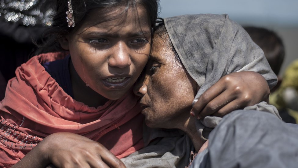 آلاف المسلمين الروهينجا هربوا من ديارهم في ميانمار خوفا من القمع