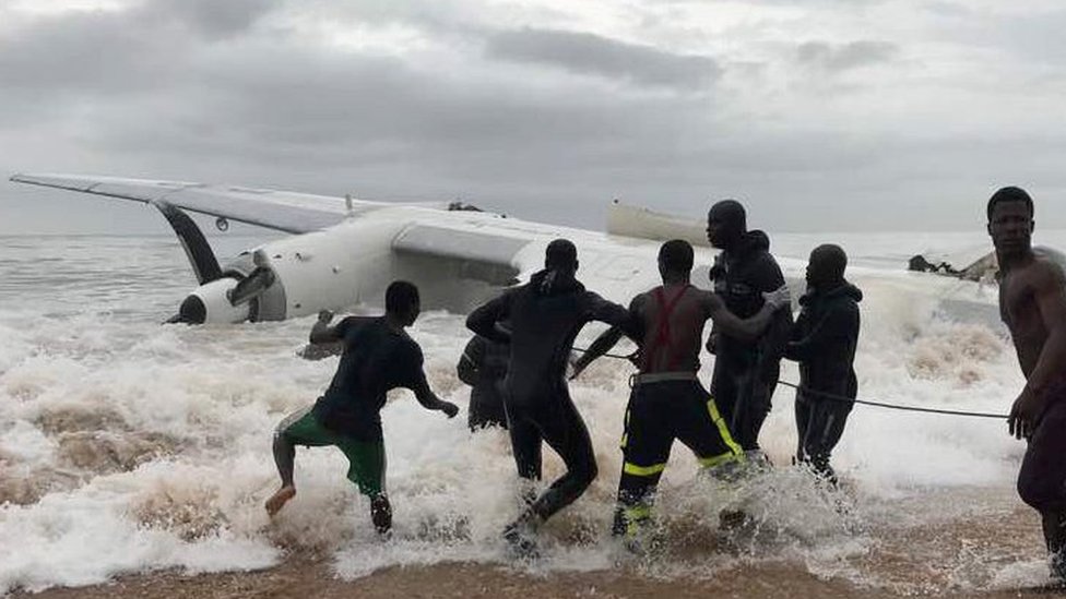 سقوط طائرة شحن في البحر قبالة ساحل العاج