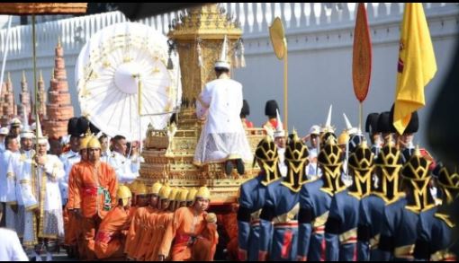 بدء مراسم حرق جثة ملك تايلاند بوميبول أدولياديج بعد عام من وفاته