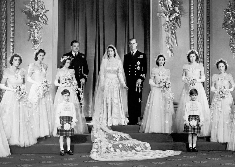 ملكة بريطانيا تحتفل مع زوجها بالذكرى السبعين لزواجهما