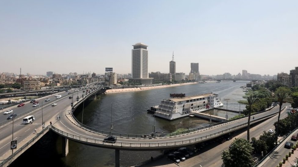 السيسي يحذر من المساس بحصة مصر في مياه النيل