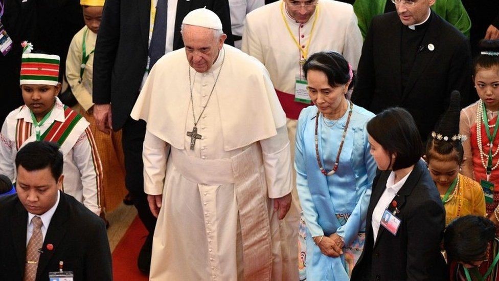 خطاب البابا فرانسيس في ميانمار يتجنب كلمة 