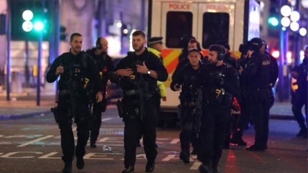 شجار بين شخصين تسبب في حالة الهلع بمحطة أوكسفورد سيركس وسط لندن
