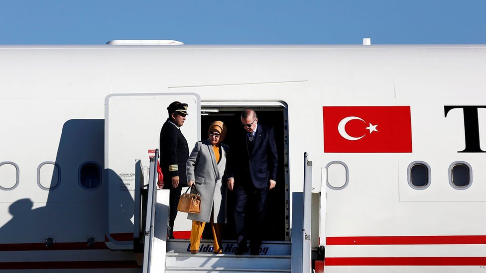 أردوغان يبدأ أول زيارة لرئيس تركي إلى اليونان منذ 65 عاما
