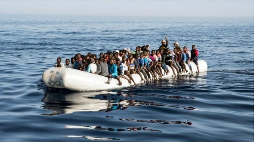 عبر مئات الآلاف من المهاجرين الصحراء الكبرى والبحر الأبيض المتوسط من أجل الوصول إلى أوروبا.