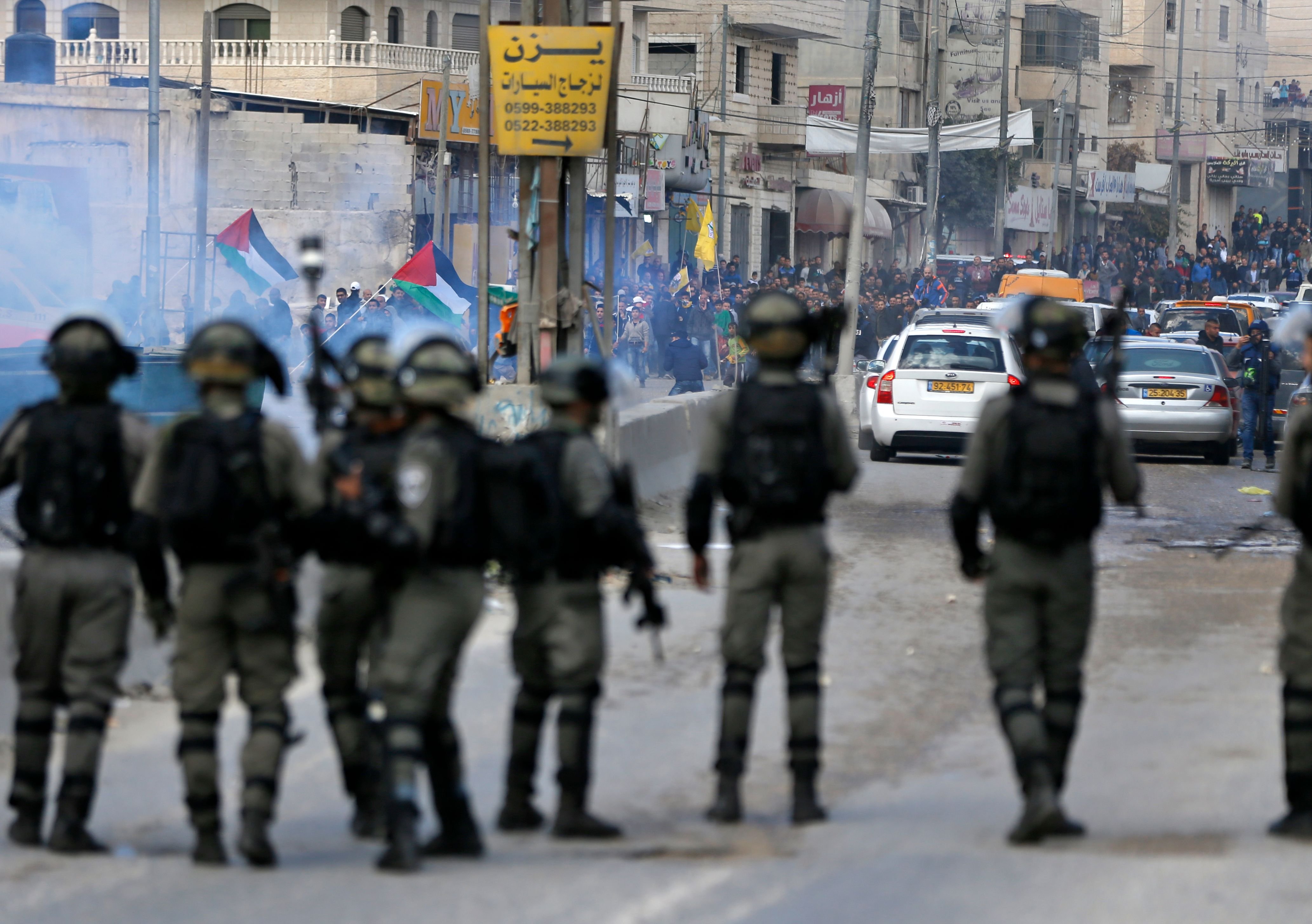 بدء المظاهرات الاحتجاجية في الضفة الغربية وقطاع غزة