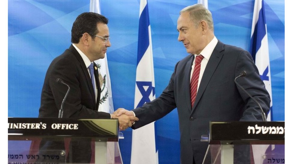 قال موراليس إنه اتخذ قراره بنقل السفارة إلى القدس بعد أن تحدث إلى نتنياهو