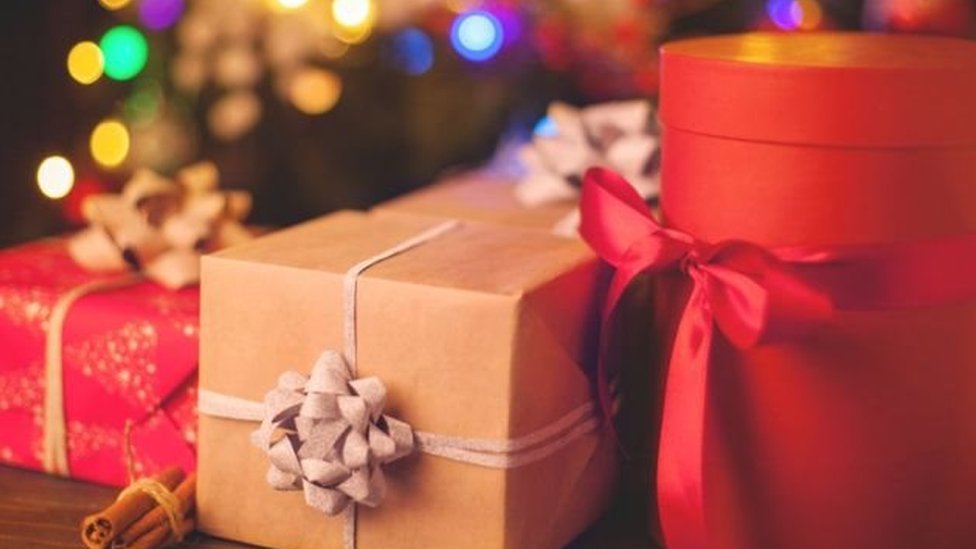 لصوص في بريطانيا يسرقون هدايا الأطفال في الكريسماس