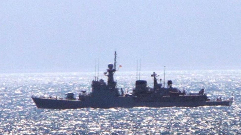 السفينة الحربية الإسبانية إنفانتا كريستينا في المياه الإقليمية لجبل طارق