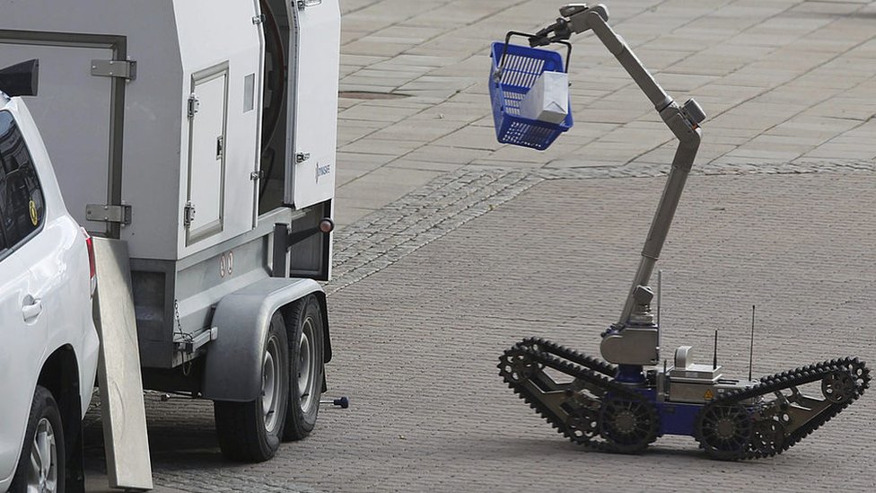 عثرت الشرطة السويية على جسم مشبوه في الشاحنة المستخدمة في هجوم ستوكهولم وجاري التحقق منه