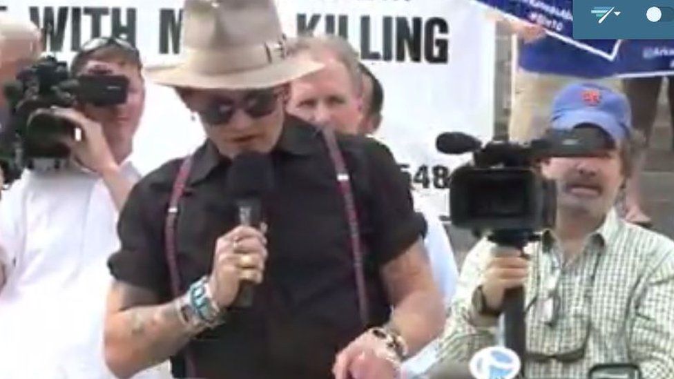الممثل الأمريكي جوني ديب تظاهر ضد علميات الإعدام المقرر تنفيذها الأسبوع المقبل