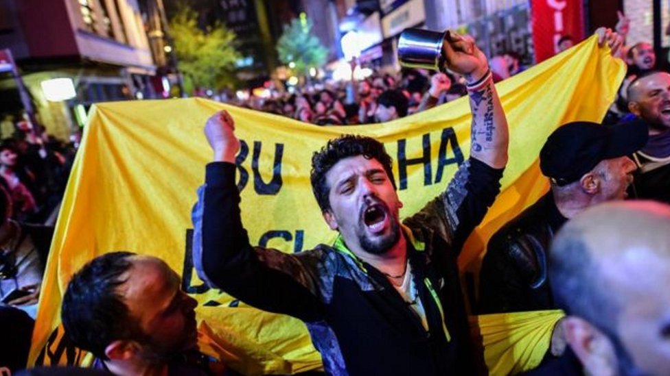 استفتاء تركيا: حزب معارض يطعن في النتيجة