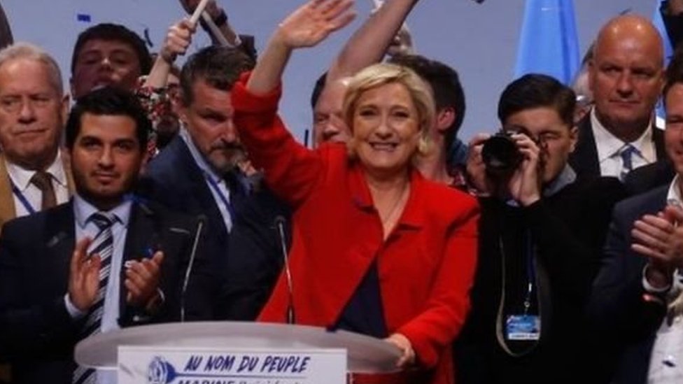 تتصدر مارين لو بان، مرشحة اليمين المتطرف، استطلاعات الرأي للانتخابات الرئاسية الفرنسية