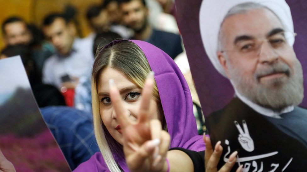 اتهم روحاني رئيسي، الذي كان يشغل منصبا قضائيا رفيعا، بالتغاضي عن الفساد في حكومة الرئيس السابق أحمدي نجاد