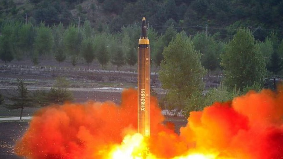 قطع الصاروخ الباليستي الذي استخدمته كوريا الشمالية في التجربة الأخيرة 700 كيلو متر