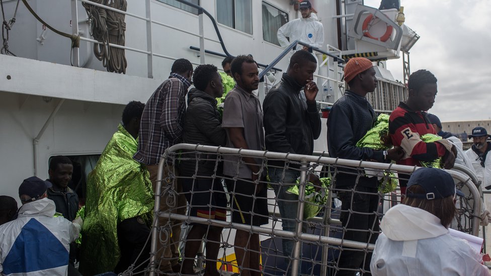 غالبية المهاجرين نقلوا إلى إيطاليا بينما عاد 10 في المئة فقط إلى ليبيا بعد إنقاذهم