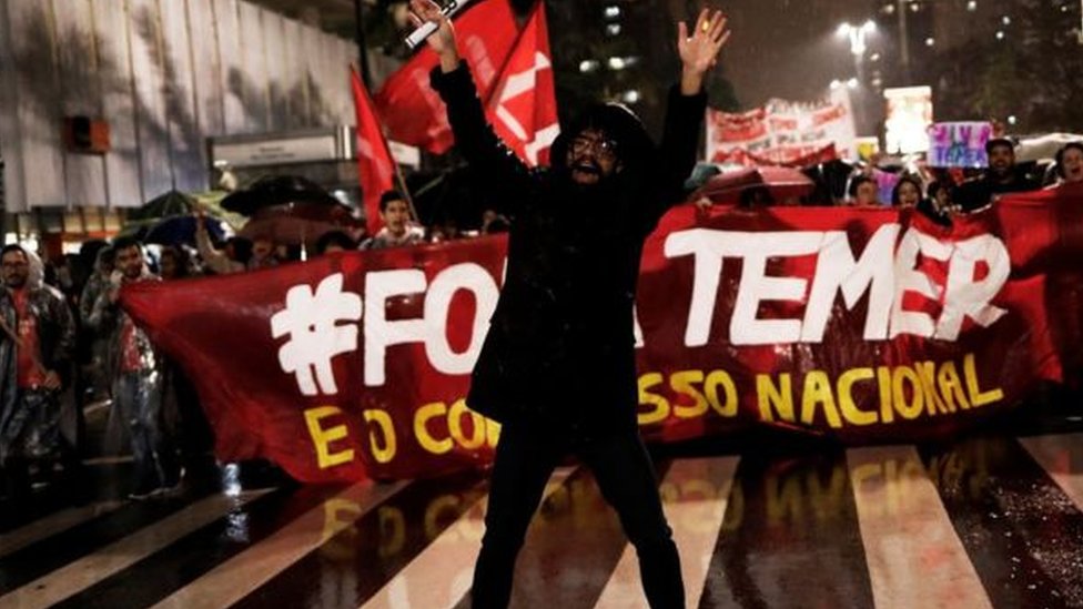 مظاهرات تطالب تامر بتنحي الرئيس البرازيلي
